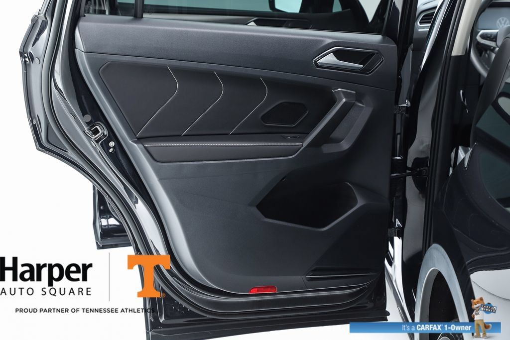 Used 2023 Volkswagen Tiguan SE w/ Panoramic Sunroof Package FWD image 55