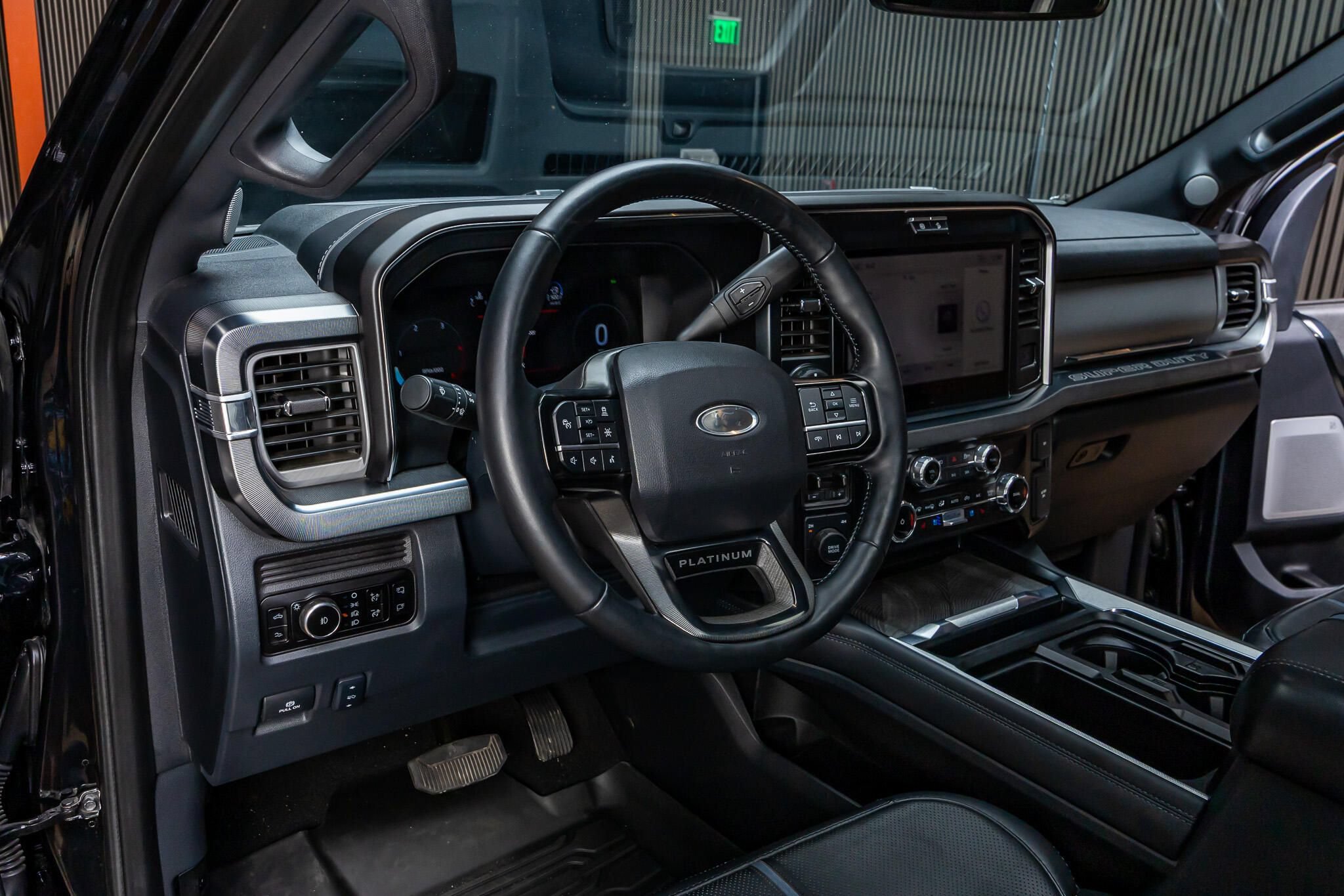 Used 2025 Ford F350 Platinum w/ FX4 Off-Road Package AWD/4WD image 13