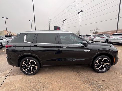 Used 2024 Mitsubishi Outlander SEL image 8