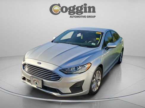Used 2019 Ford Fusion SE FWD image 1