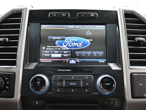 Used 2015 Ford F150 King Ranch w/ Equipment Group 601A Luxury AWD/4WD image 29