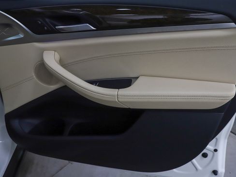 Used 2019 BMW X3 xDrive30i w/ Premium Package image 9