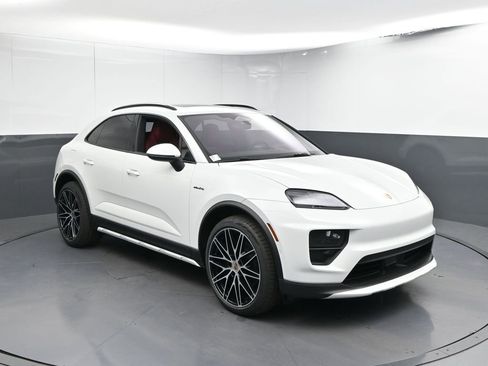 New 2024 Porsche Macan 4 Electric AWD/4WD image 26