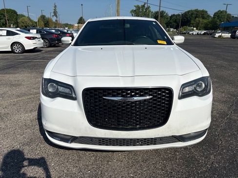 Used 2018 Chrysler 300 S w/ 300S Premium Group AWD/4WD image 8