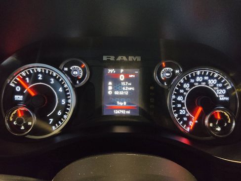 Used 2019 RAM 1500 Big Horn RWD image 23