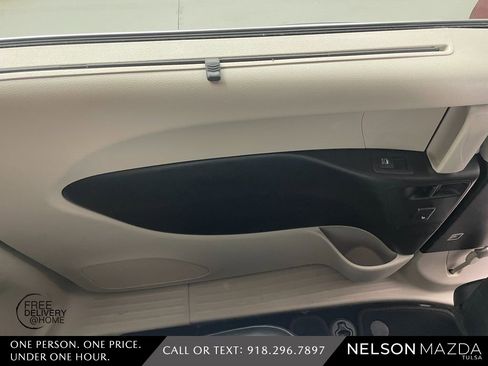 Used 2019 Chrysler Pacifica Touring-L Plus image 31