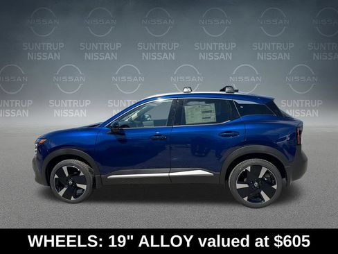 Used 2026 Nissan Kicks SR FWD image 2