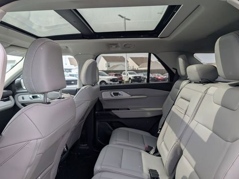 New 2025 Ford Explorer Active w/ Active Comfort Package AWD/4WD image 47