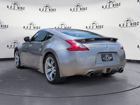 Used 2009 Nissan 370Z Touring w/ Sport Pkg RWD image 4