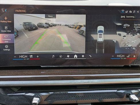 Used 2024 BMW X5 xDrive50e image 11