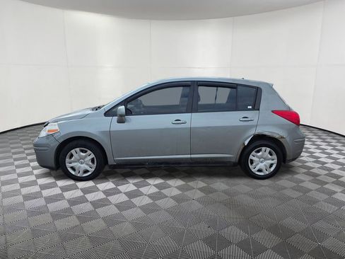 Used 2010 Nissan Versa 1.8 S image 4