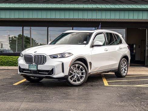 Used 2024 BMW X5 xDrive40i w/ Parking Assistance Package AWD/4WD image 5