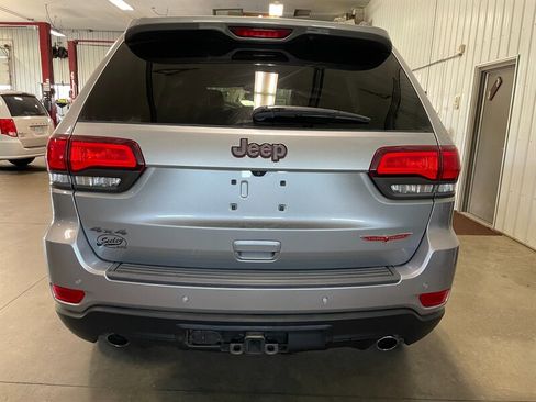 Used 2018 Jeep Grand Cherokee Trailhawk AWD/4WD image 7
