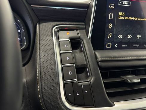 Used 2024 GMC Yukon SLT w/ SLT Luxury Package image 26