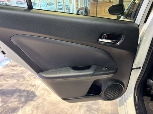 Used 2019 Toyota Prius L Eco FWD image 32