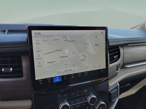 Used 2023 Ford Expedition Limited image 20