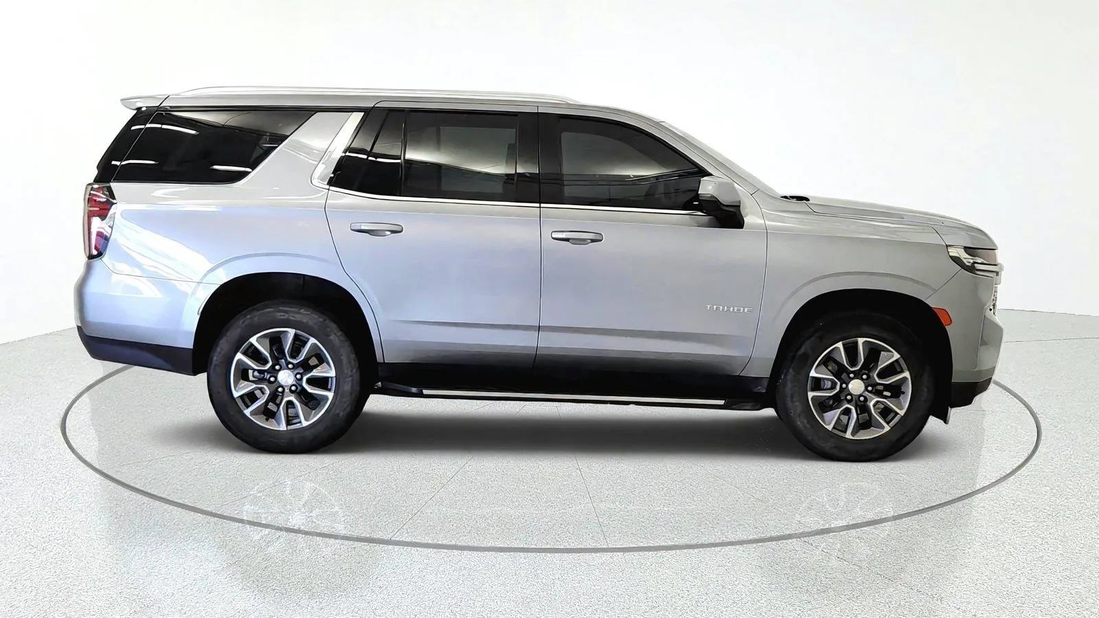 Used 2023 Chevrolet Tahoe LT w/ LT Signature Package AWD/4WD image 10