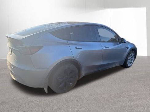 Used 2024 Tesla Model Y Long Range image 15