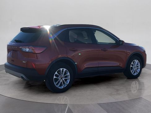 Certified 2020 Ford Escape SE image 5