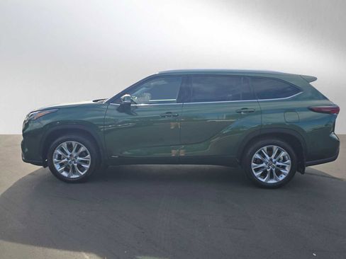Used 2024 Toyota Highlander Limited image 6