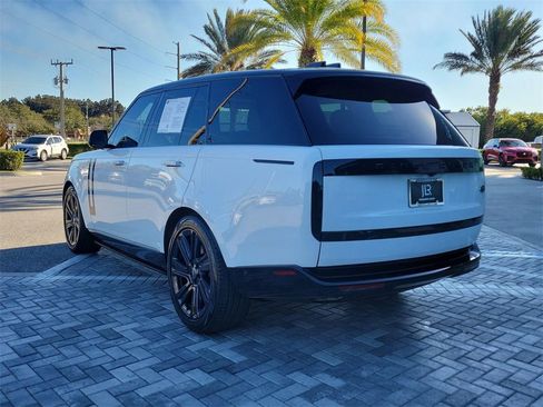 Used 2023 Land Rover Range Rover SE image 3