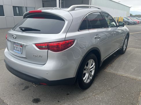 Used 2017 INFINITI QX70 2WD w/ Premium Package image 15