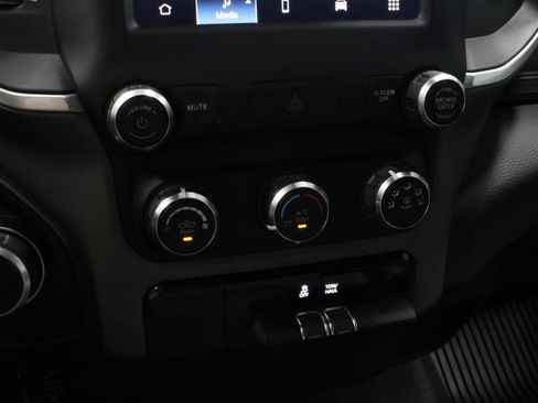 Used 2022 RAM 1500 Big Horn AWD/4WD image 29