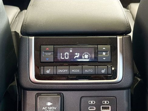 Used 2025 Subaru Ascent Bronze Edition image 19