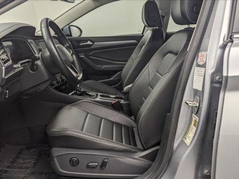 Used 2024 Volkswagen Jetta SE image 13