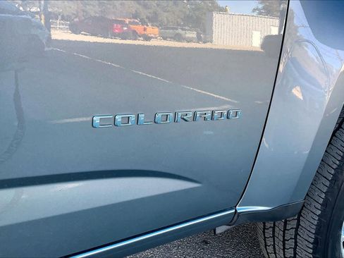 Used 2021 Chevrolet Colorado LT w/ LT Convenience Package image 32