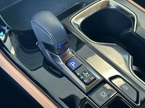 Used 2025 Lexus NX 250 FWD w/ Accessory Package (2T) image 18