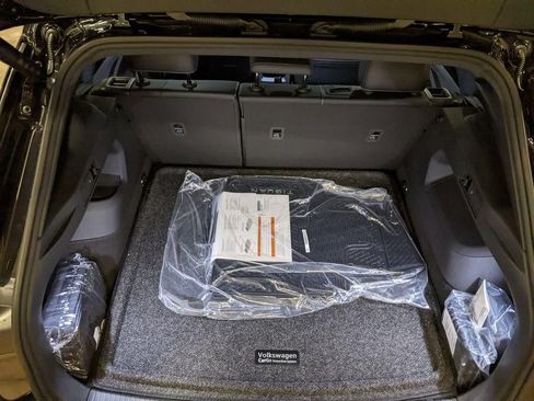 New 2026 Volkswagen Tiguan SE R-Line AWD/4WD image 27