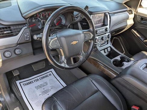 Used 2019 Chevrolet Suburban LT image 9