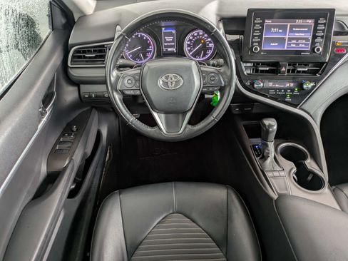 Used 2023 Toyota Camry SE FWD image 4