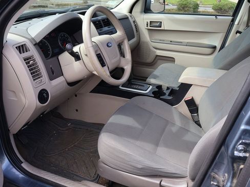Used 2010 Ford Escape XLS image 4