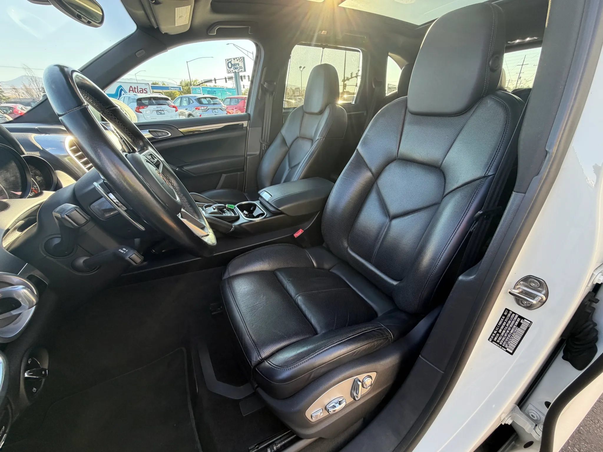 Used 2018 Porsche Cayenne AWD/4WD image 10