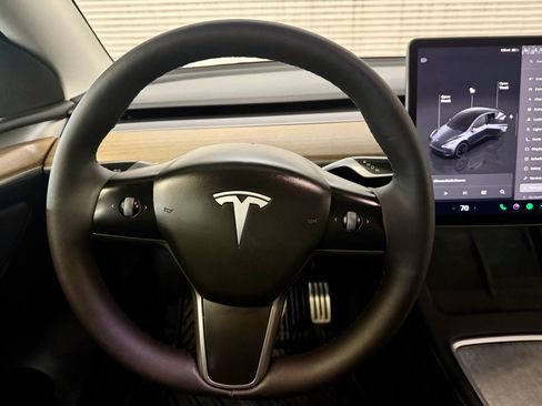 Used 2023 Tesla Model Y Performance AWD/4WD image 15