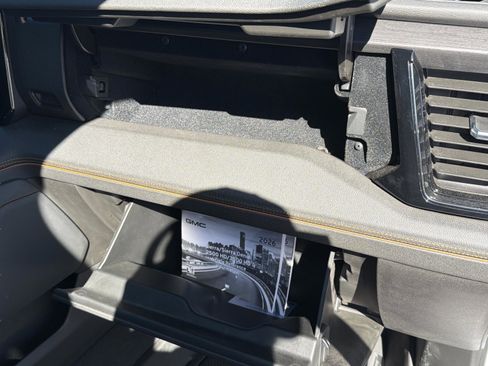 Used 2026 GMC Sierra 2500 AT4 image 33