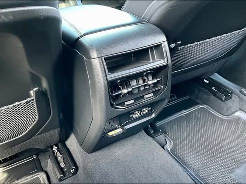 Used 2025 Jeep Grand Cherokee Altitude AWD/4WD image 10