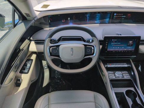 Certified 2025 Lincoln Nautilus Premier AWD/4WD image 16