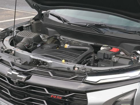 New 2026 Chevrolet Equinox RS w/ Convenience Package III FWD image 8