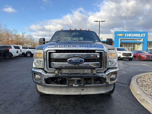 Used 2011 Ford F350 Lariat w/ Lariat Interior Pkg image 2