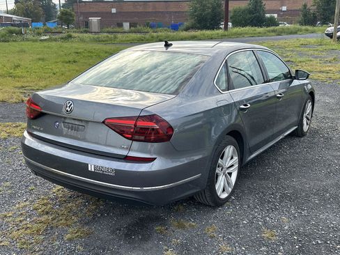 Used 2018 Volkswagen Passat 2.0T SE FWD image 8
