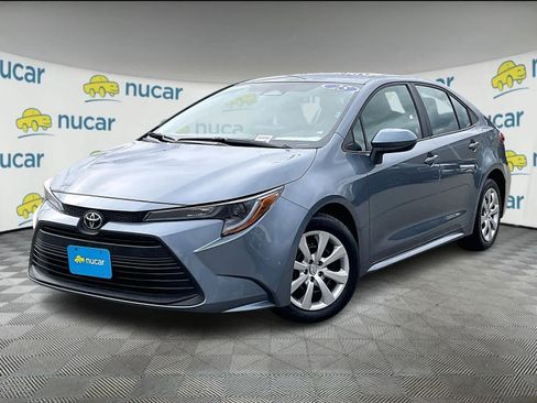Certified 2025 Toyota Corolla LE FWD image 3