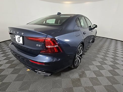 Certified 2022 Volvo S60 B5 Momentum w/ Premium Package image 8