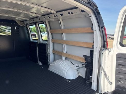 Used 2025 GMC Savana 2500 w/ Driver Convenience Package RWD image 18