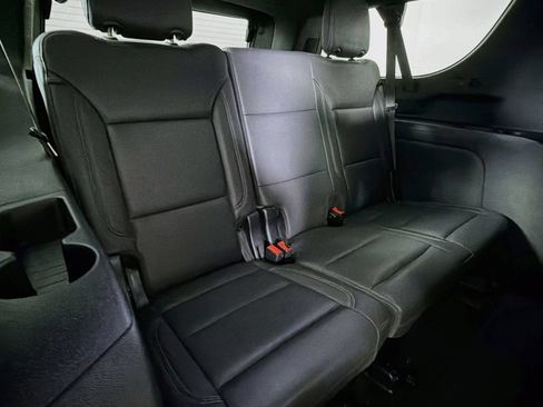Used 2023 Chevrolet Suburban Z71 w/ Luxury Package AWD/4WD image 24