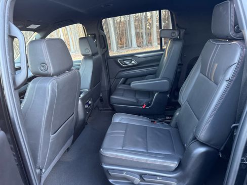 Used 2024 Chevrolet Suburban RST w/ Luxury Package image 10