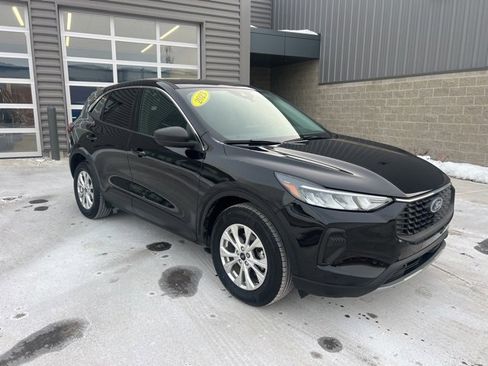 Used 2023 Ford Escape Active image 3