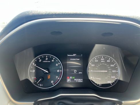 Used 2025 Subaru Outback Limited AWD/4WD image 13